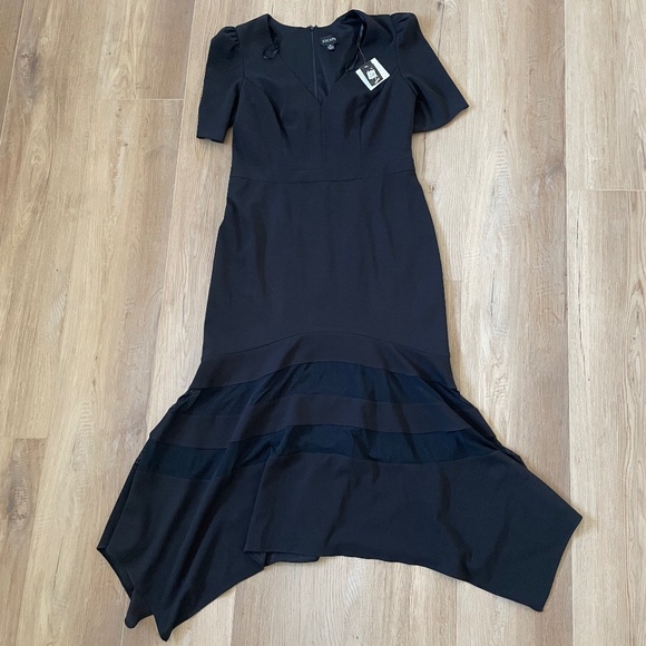 Xscape black gown with mesh bottom - Picture 1 of 7